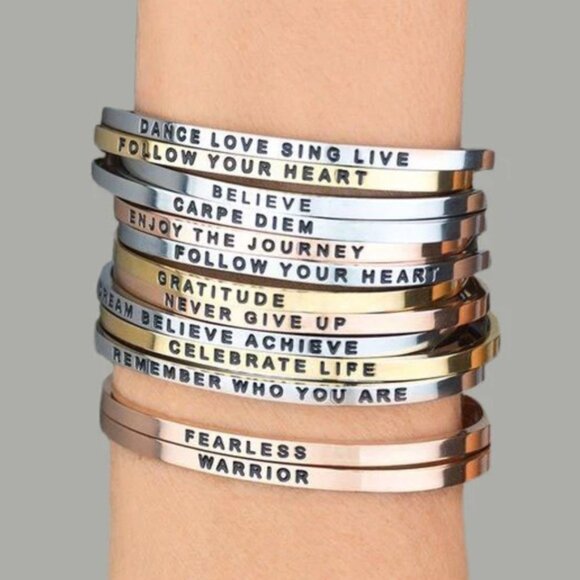 “FEARLESS” Gold Stackable Bangle Bracelet - Picture 1 of 2